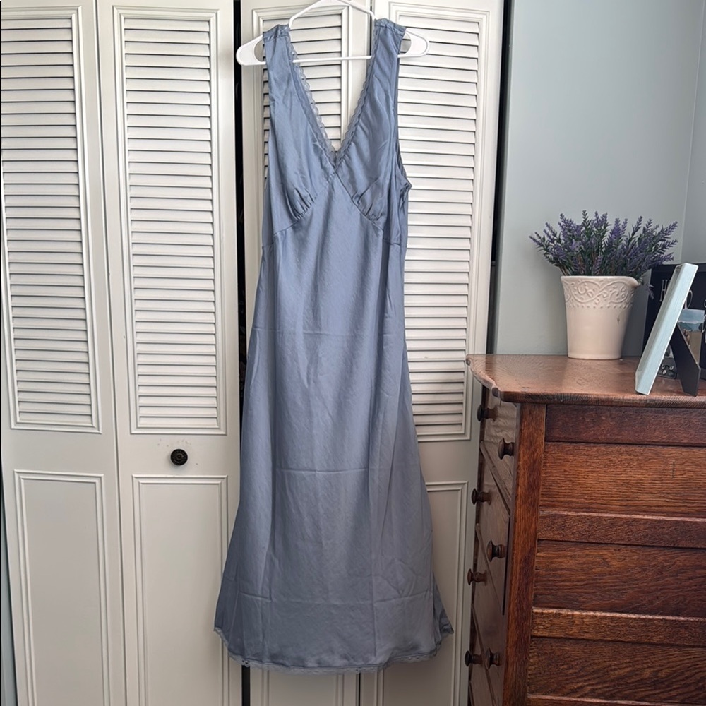 Elegant Light Blue Sleeveless Dress